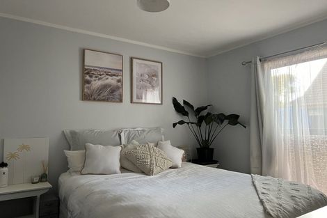 Photo of property in 8 Kindergarten Drive, Conifer Grove, Takanini, 2112