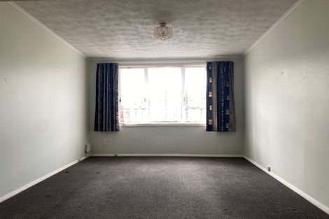 Photo of property in 9b Whites Line West, Woburn, Lower Hutt, 5010