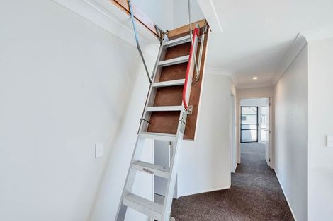 Photo of property in 2/36 Devon Road, Bucklands Beach, Auckland, 2012