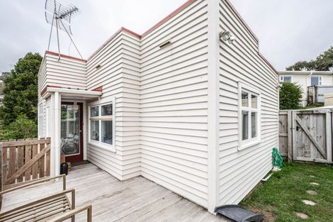 Photo of property in 58 Lincoln Avenue, Tawa, Wellington, 5028