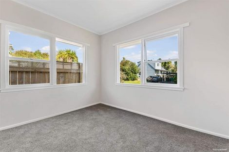 Photo of property in 26 Bond Crescent, Forrest Hill, Auckland, 0620