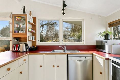 Photo of property in 25 Kereru Street, Two Mile Bay, Taupo, 3330