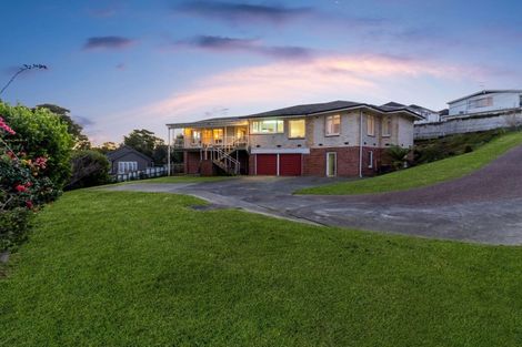 Photo of property in 83 Pupuke Road, Northcote, Auckland, 0627