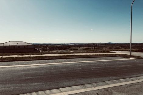 Photo of property in 24 Lime Hill Rise, Flat Bush, Auckland, 2019