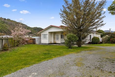 Photo of property in 1/6 Wellington Road, Wainuiomata, Lower Hutt, 5014