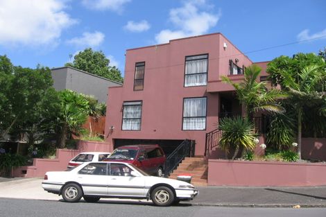 Photo of property in 15 Otahuri Crescent, Greenlane, Auckland, 1051