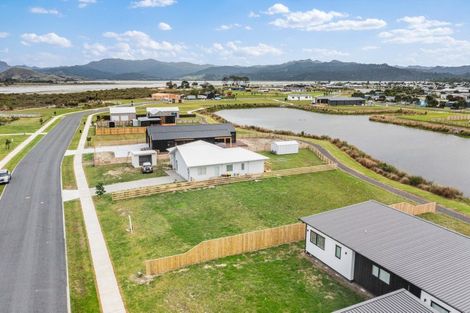 Photo of property in 208 Hamiora Street, Matarangi, 3592