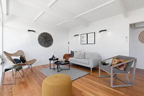 Photo of property in 3/340 Te Atatu Road, Te Atatu South, Auckland, 0610