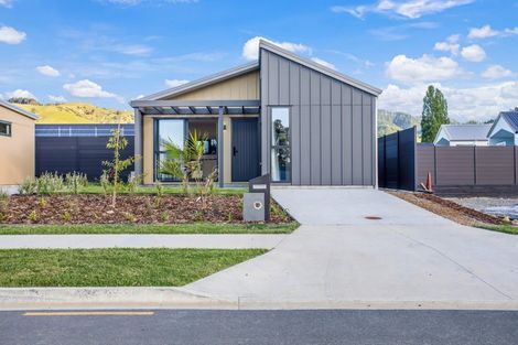 Photo of property in 1 Lamont Place, Waikanae, 5036