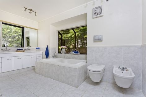 Photo of property in 52a Sunnyside Road, Sunnyvale, Auckland, 0612