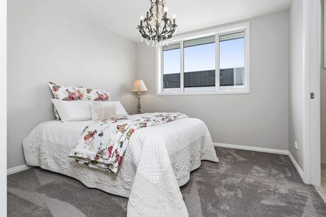 Photo of property in 129 Saint Kilda Road, Cambridge, 3434