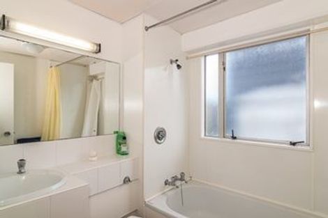 Photo of property in Capital Hill Apartments, 11/54 Hill Street, Thorndon, Wellington, 6011