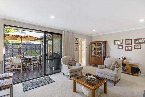 Photo of property in 14 Lansell Drive, East Tamaki Heights, Auckland, 2016