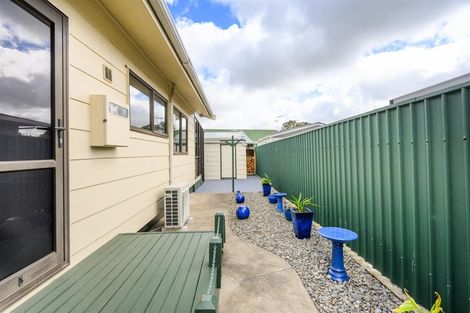 Photo of property in 1 Oldfield Place, Bulls, 4818