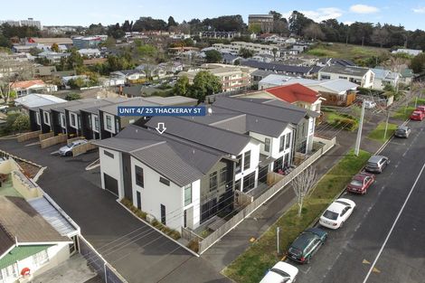 Photo of property in 4/25 Thackeray Street, Hamilton Lake, Hamilton, 3204