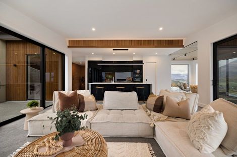 Photo of property in 6 Florence Close, Queenstown Hill, Queenstown, 9300