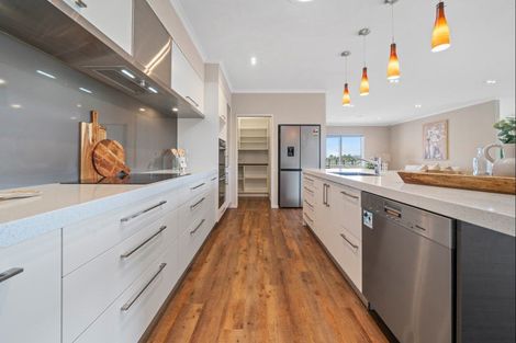 Photo of property in 5b Tupuhi Place, Highlands Park, New Plymouth, 4312