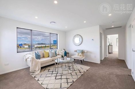 Photo of property in 30 Colliston Rise, Pinehill, Auckland, 0632