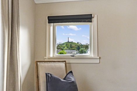 Photo of property in 13 Horotutu Road, Greenlane, Auckland, 1061