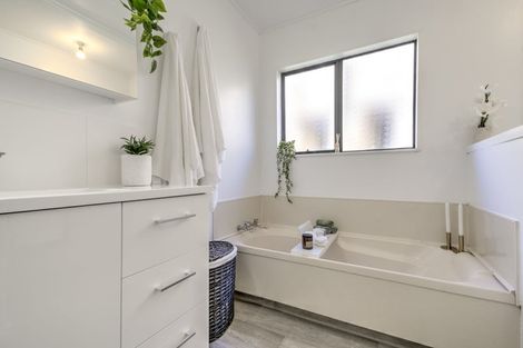 Photo of property in 19b Baverstock Road, Nawton, Hamilton, 3200