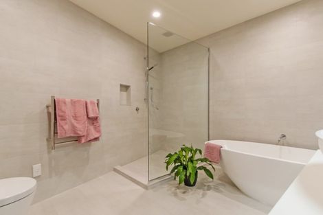 Photo of property in 1 Sherwood Lane, Cashmere, Christchurch, 8022