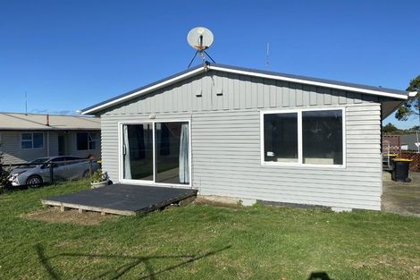 Photo of property in 14a Stewart Drive, Newlands, Wellington, 6037