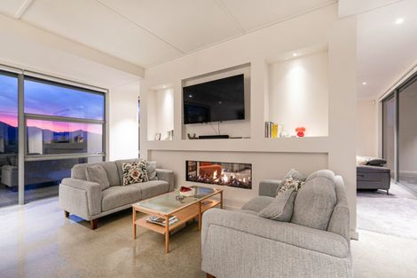 Photo of property in 10 Bevan Place, Wanaka, 9305