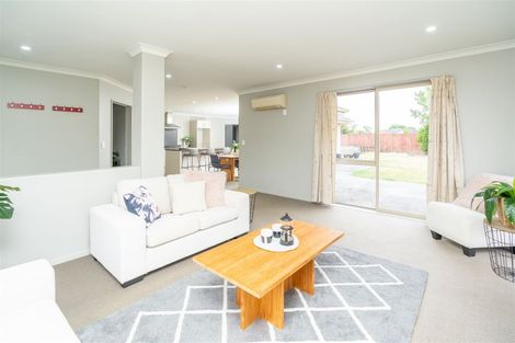 Photo of property in 10 Alderwick Place, Rototuna North, Hamilton, 3210