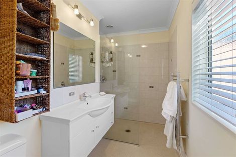 Photo of property in 6 Southleigh, Raumati South, Paraparaumu, 5032