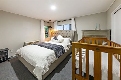 Photo of property in 2/10 Kimdale Place, Totara Heights, Auckland, 2105