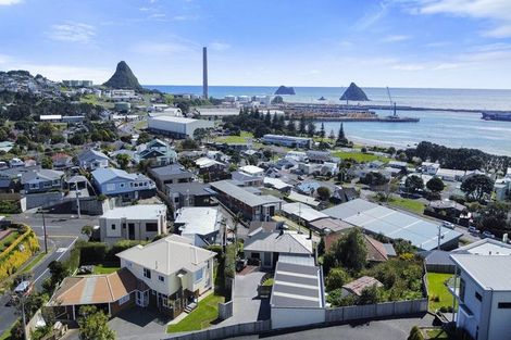 Photo of property in 3a Mission Street, Moturoa, New Plymouth, 4310