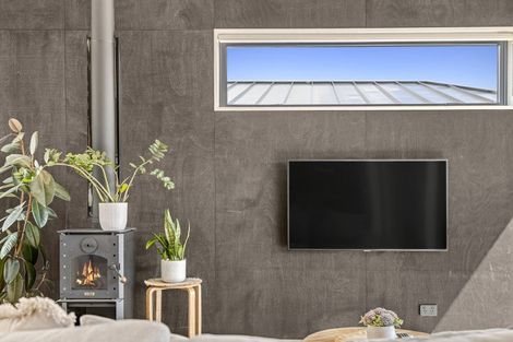 Photo of property in 15 Kereru Crescent, Wanaka, 9305