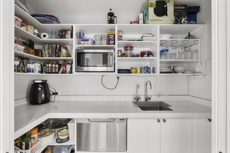 Photo of property in 21 Broadwater Close, Pyes Pa, Tauranga, 3112