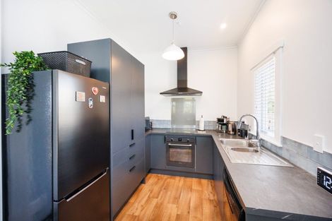 Photo of property in 28 Thames Street, Rongotea, 4476