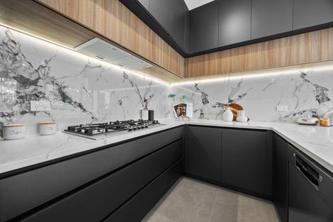 Photo of property in 2 Laurel Drive, Rosehill, 2113