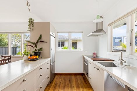 Photo of property in 26 Durham Street, Te Atatu Peninsula, Auckland, 0610