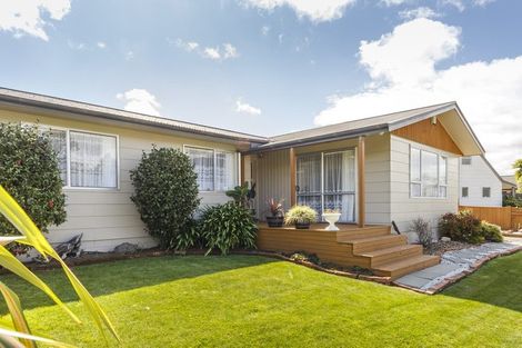 Photo of property in 12 Humphries Place, Awapuni, Palmerston North, 4412