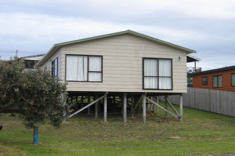 Photo of property in 8 Blue Bell Parade, Omaha, 0986