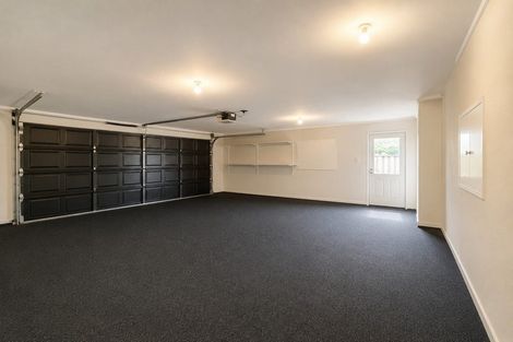 Photo of property in 18 Naul Place, East Tamaki Heights, Auckland, 2016
