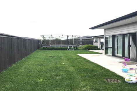 Photo of property in 5 Cook Drive, Tuakau, 2121