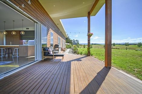 Photo of property in 2658 Taihape Road, Sherenden, Hastings, 4179