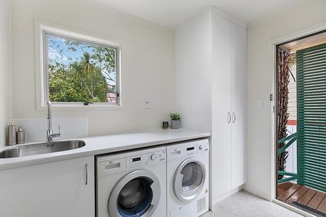 Photo of property in 29 Wirihana Road, Titirangi, Auckland, 0604