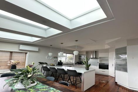 Photo of property in 162 Molesworth Street, New Plymouth, 4312