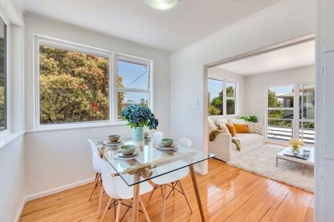 Photo of property in 66 Bond Crescent, Forrest Hill, Auckland, 0620