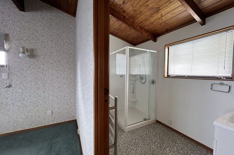 Photo of property in 14a Chablis Place, Henderson, Auckland, 0612