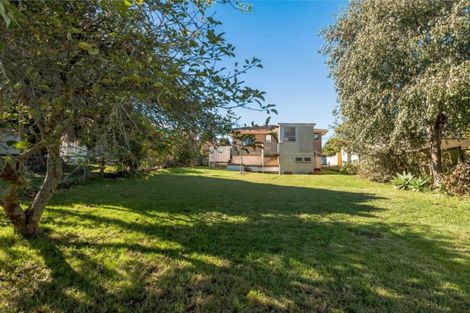 Photo of property in 7 Springside Place, New Lynn, Auckland, 0600