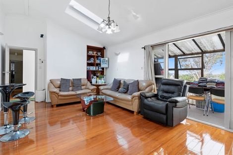 Photo of property in 15 Roband Avenue, Glenfield, Auckland, 0629