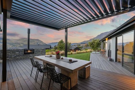 Photo of property in 15 Mckellar Drive, Jacks Point, Queenstown, 9371