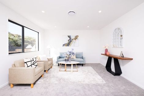 Photo of property in 37 Taipahitini Road, Rosehill, 2113