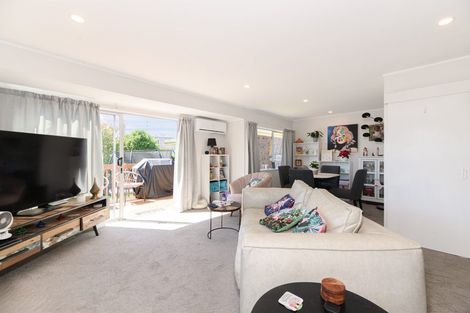Photo of property in 3/117 Shakespeare Road, Milford, Auckland, 0620